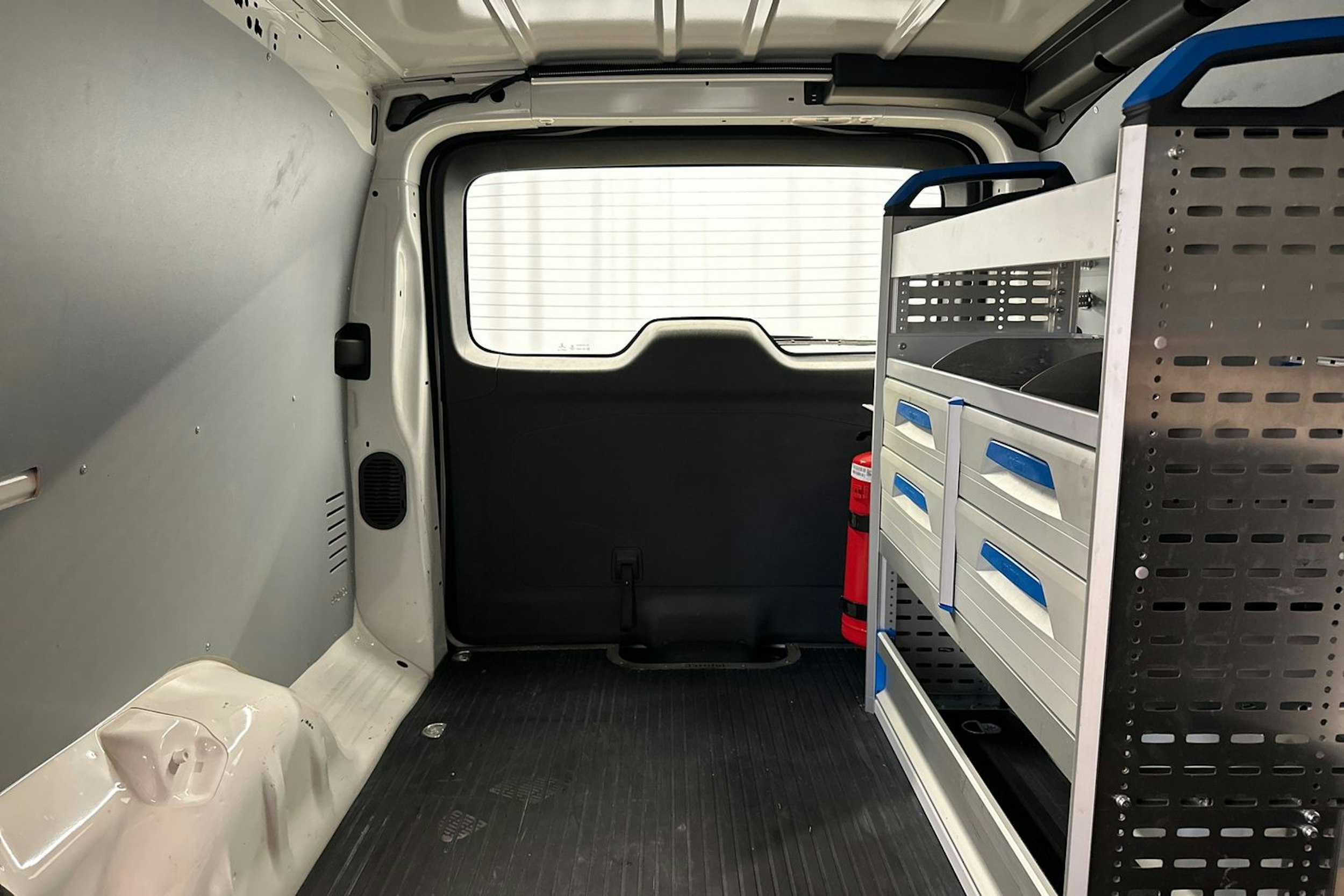 valkoinen Toyota Proace 2019 kuva 29.