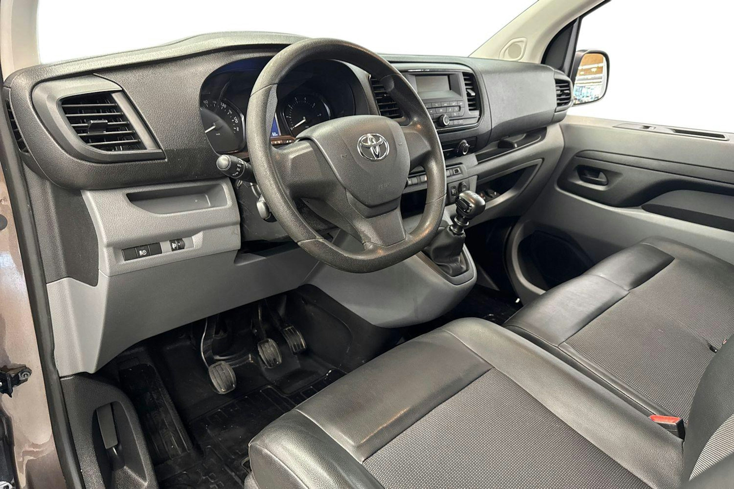 ruskea (beige) Toyota Proace 2019 kuva 10.