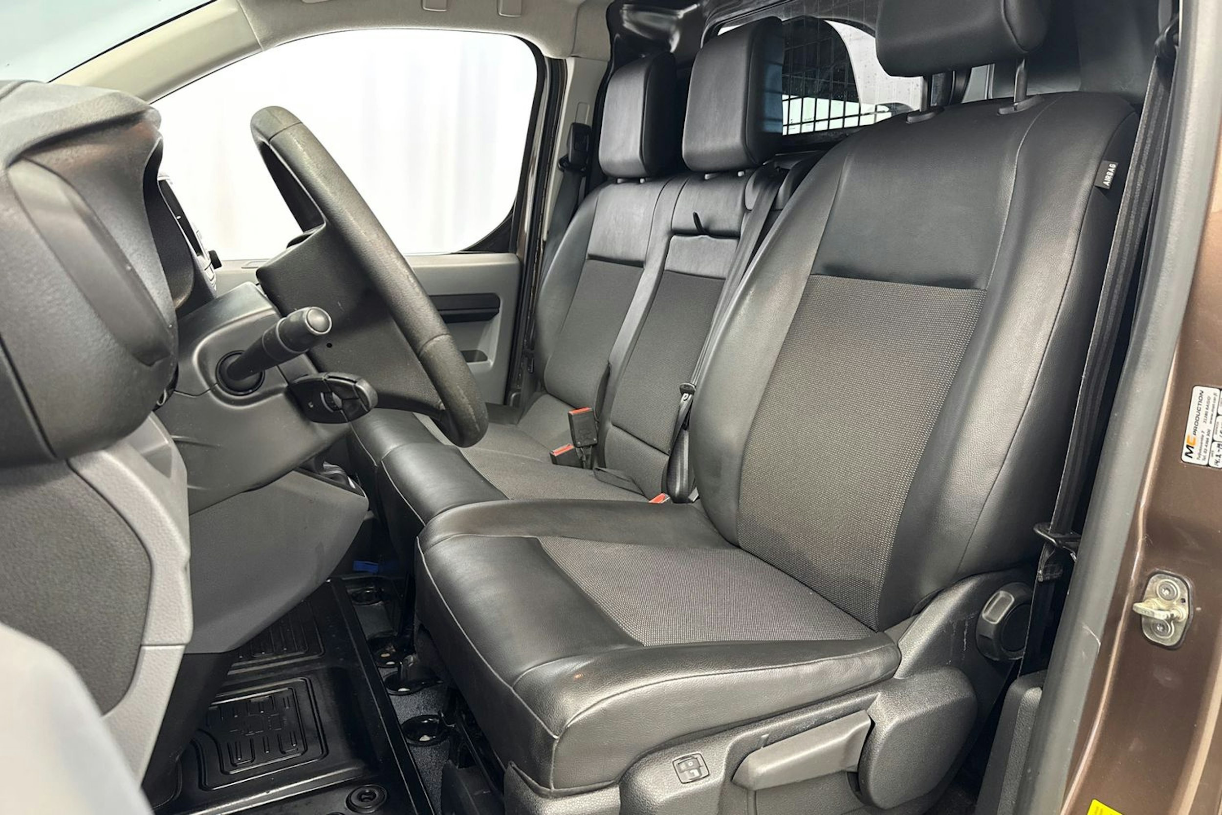 ruskea (beige) Toyota Proace 2019 kuva 16.