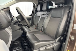 ruskea (beige) Toyota Proace 2019 kuva 16.