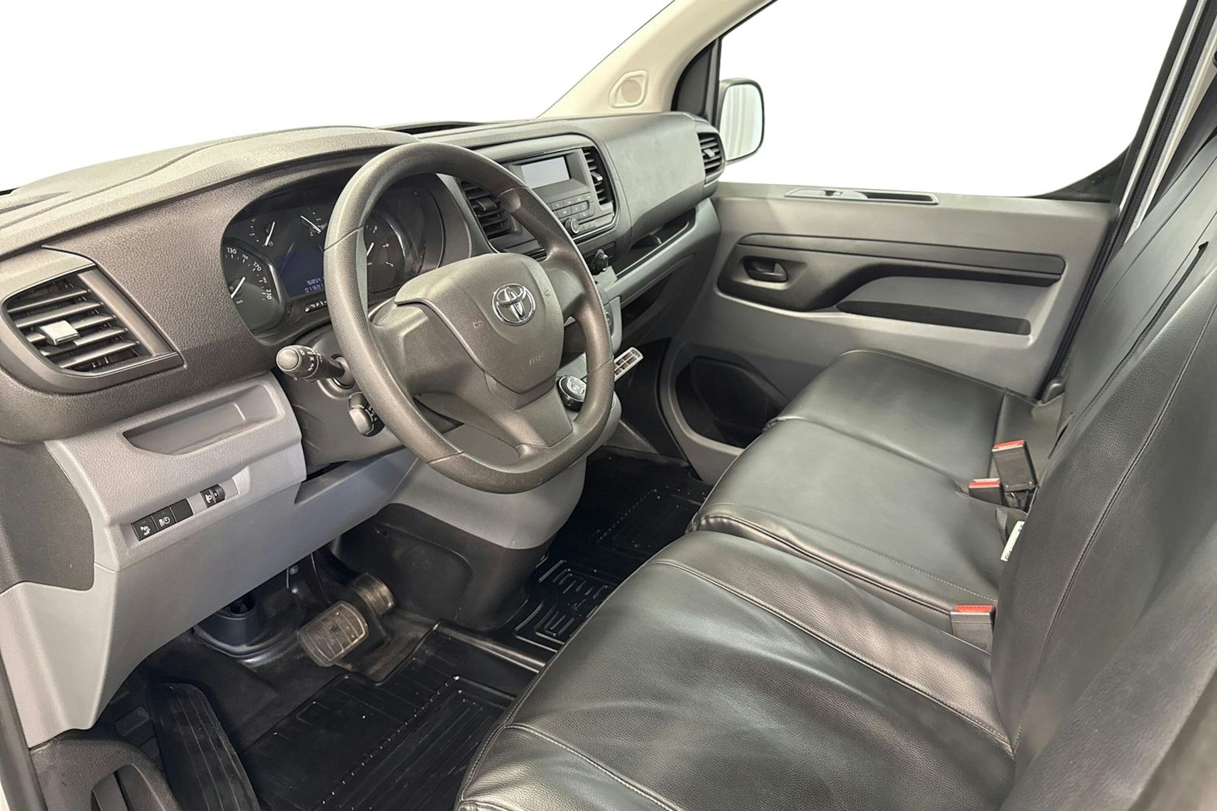 valkoinen Toyota Proace 2019 kuva 7.