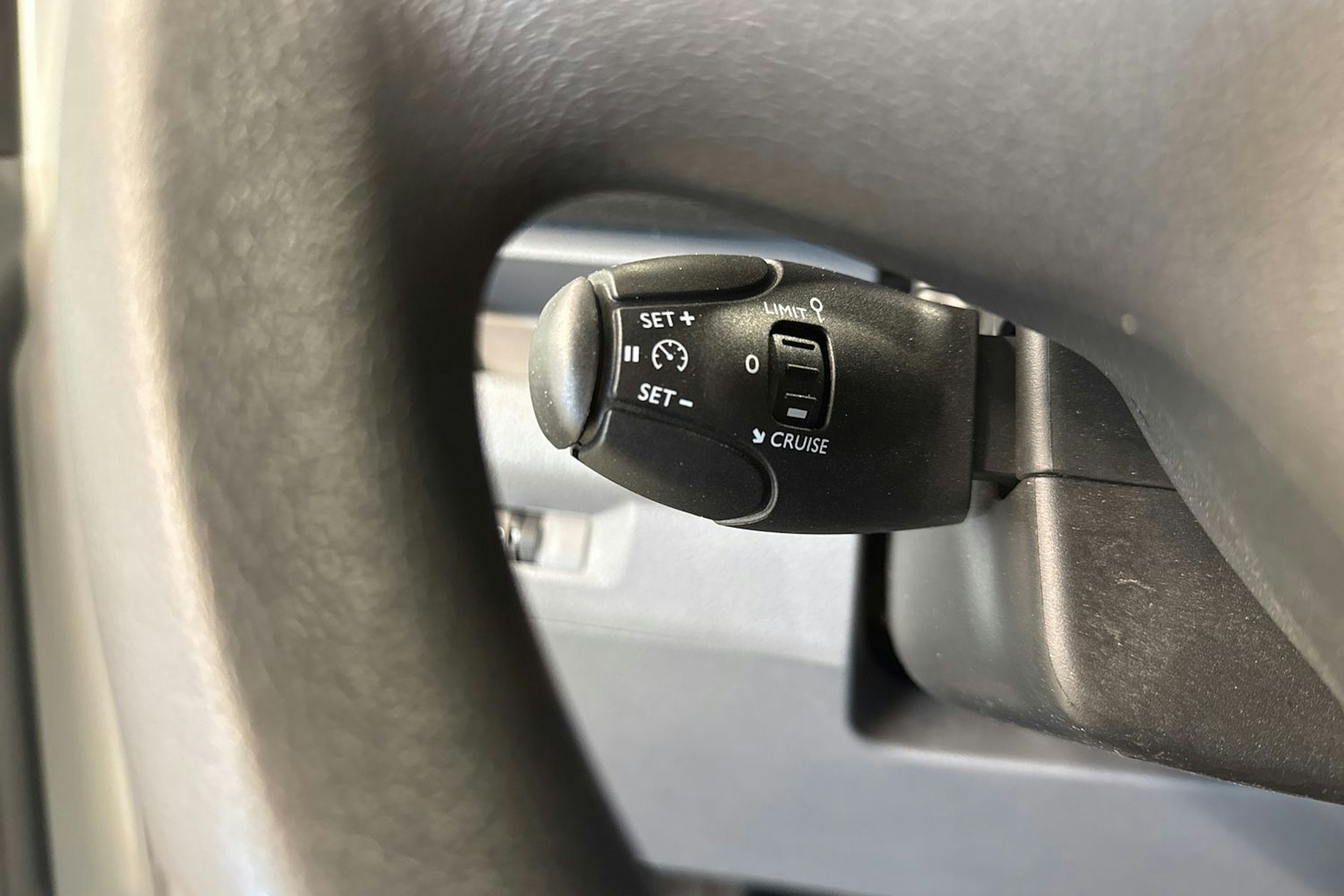 valkoinen Toyota Proace 2019 kuva 17.