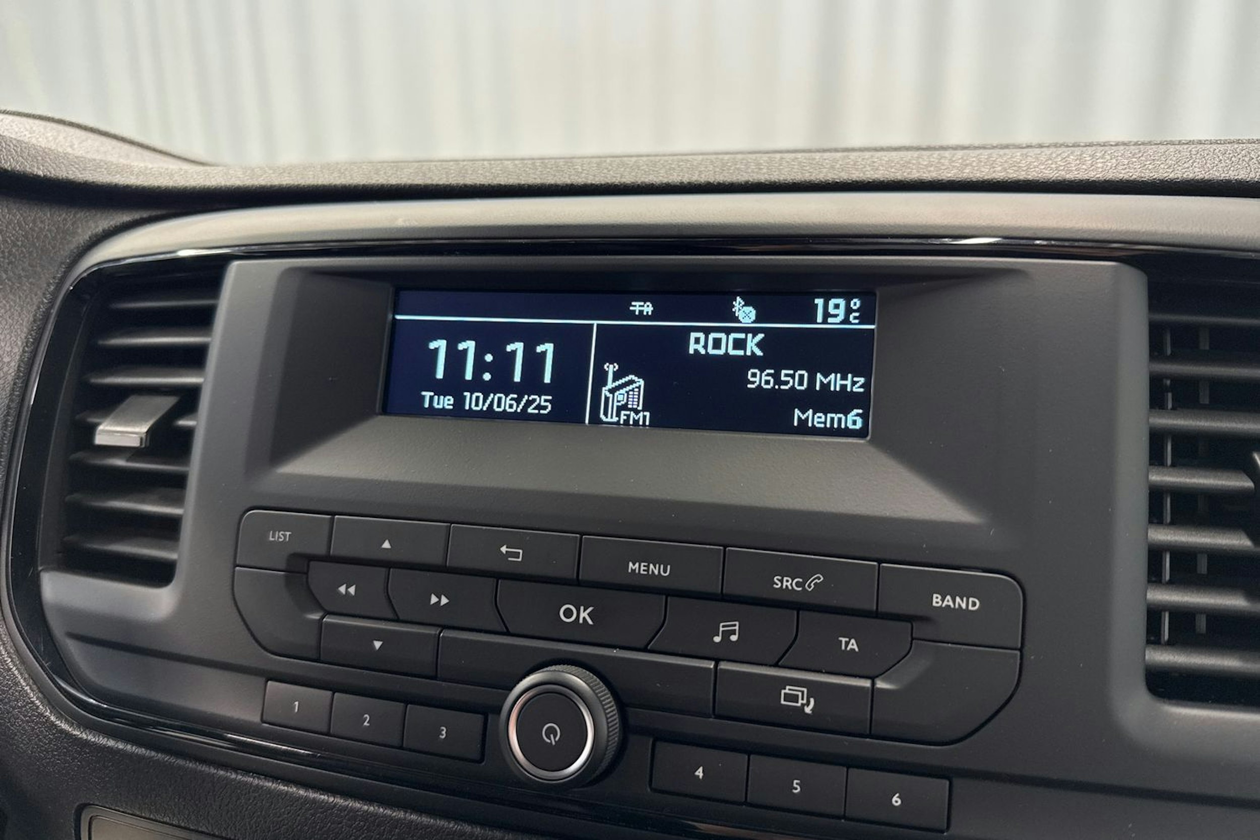 valkoinen Toyota Proace 2019 kuva 19.