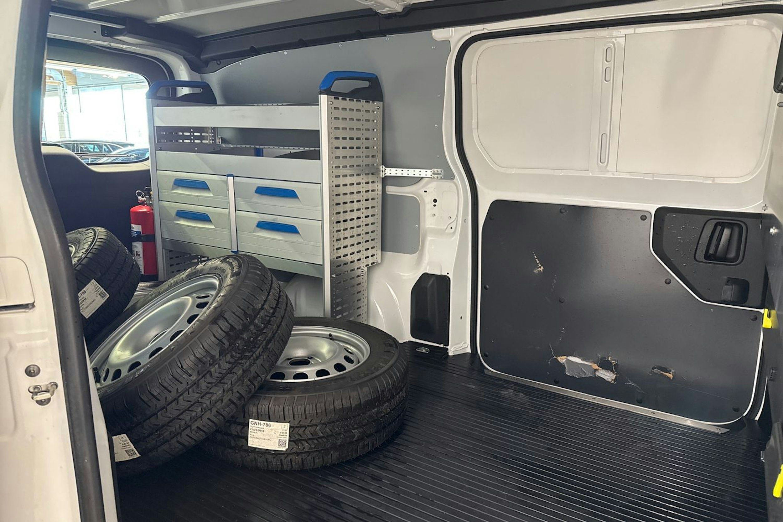 valkoinen Toyota Proace 2019 kuva 24.
