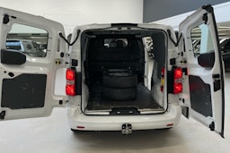 valkoinen Toyota Proace 2019 kuva 11.