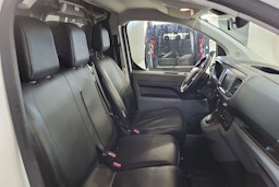 valkoinen Toyota Proace 2019 kuva 13.