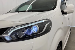 Valkoinen Toyota Proace 2019 kuva 28.