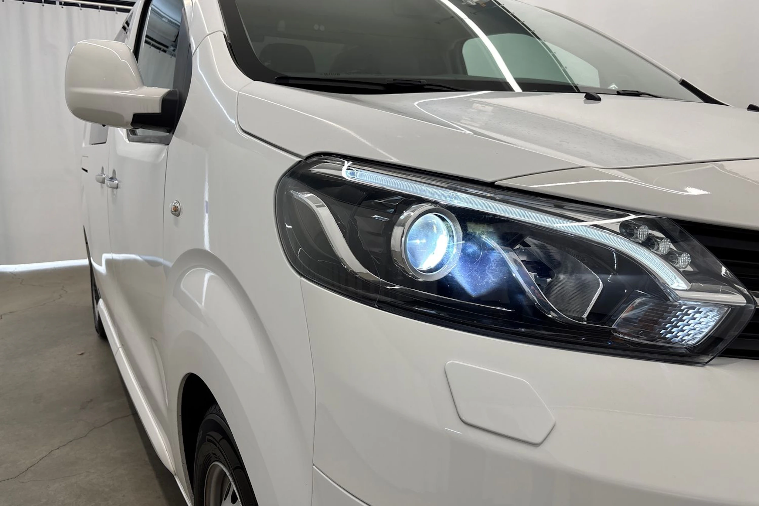 Valkoinen Toyota Proace 2019 kuva 29.