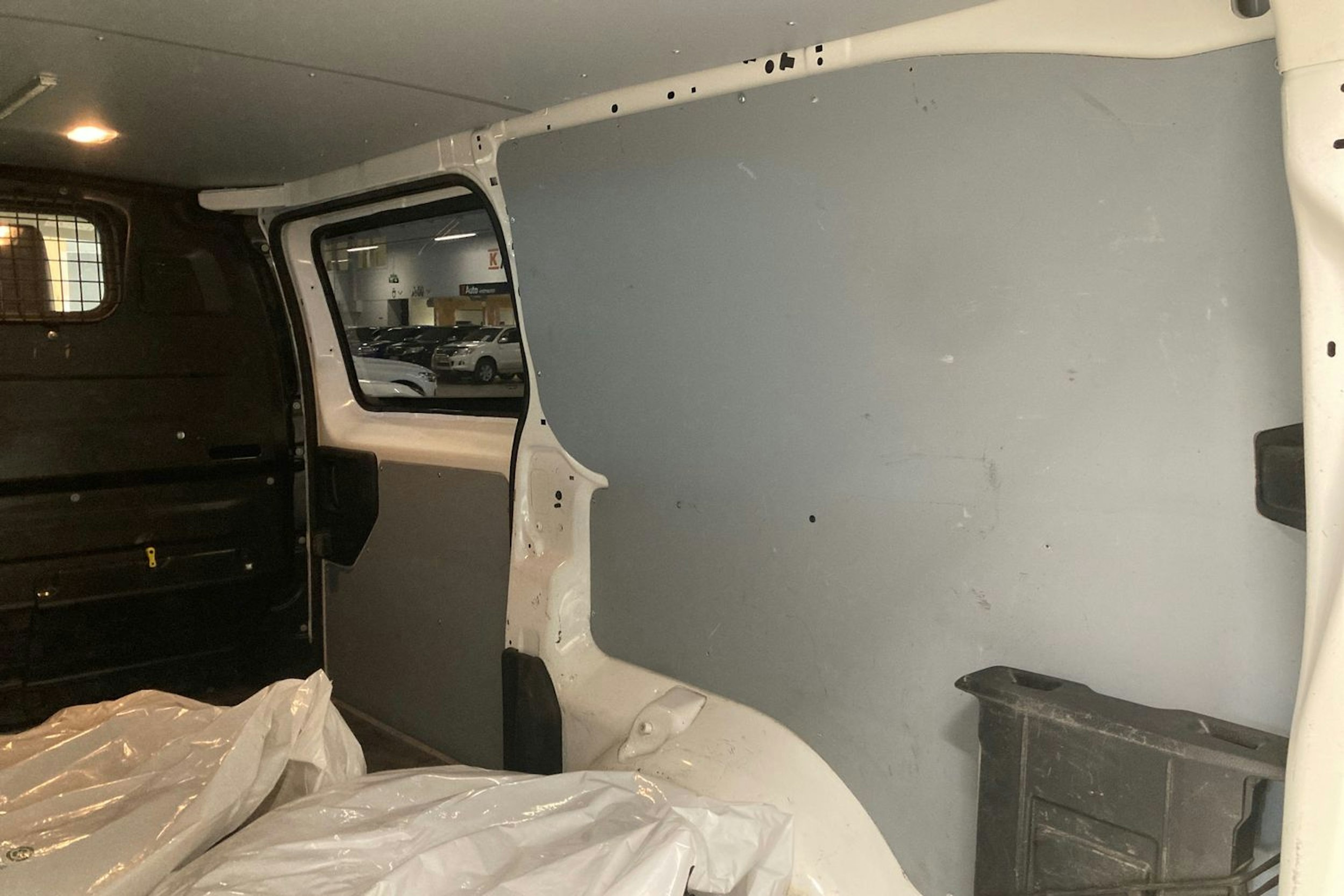 valkoinen Toyota Proace 2019 kuva 17.