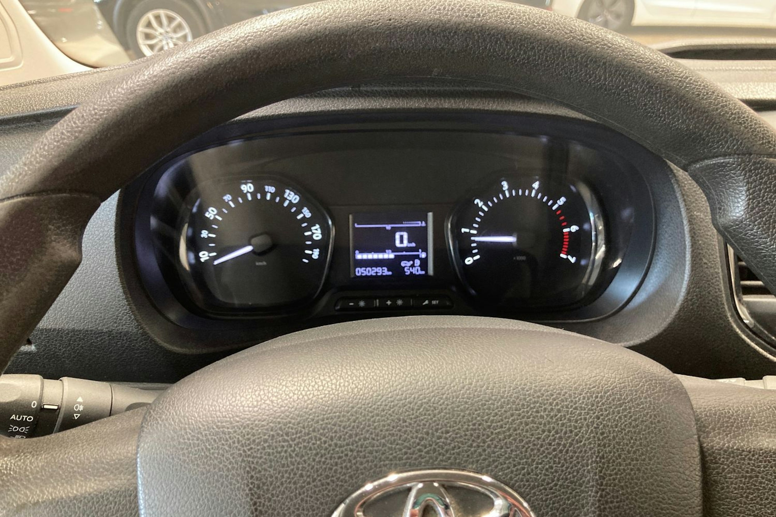valkoinen Toyota Proace 2019 kuva 21.