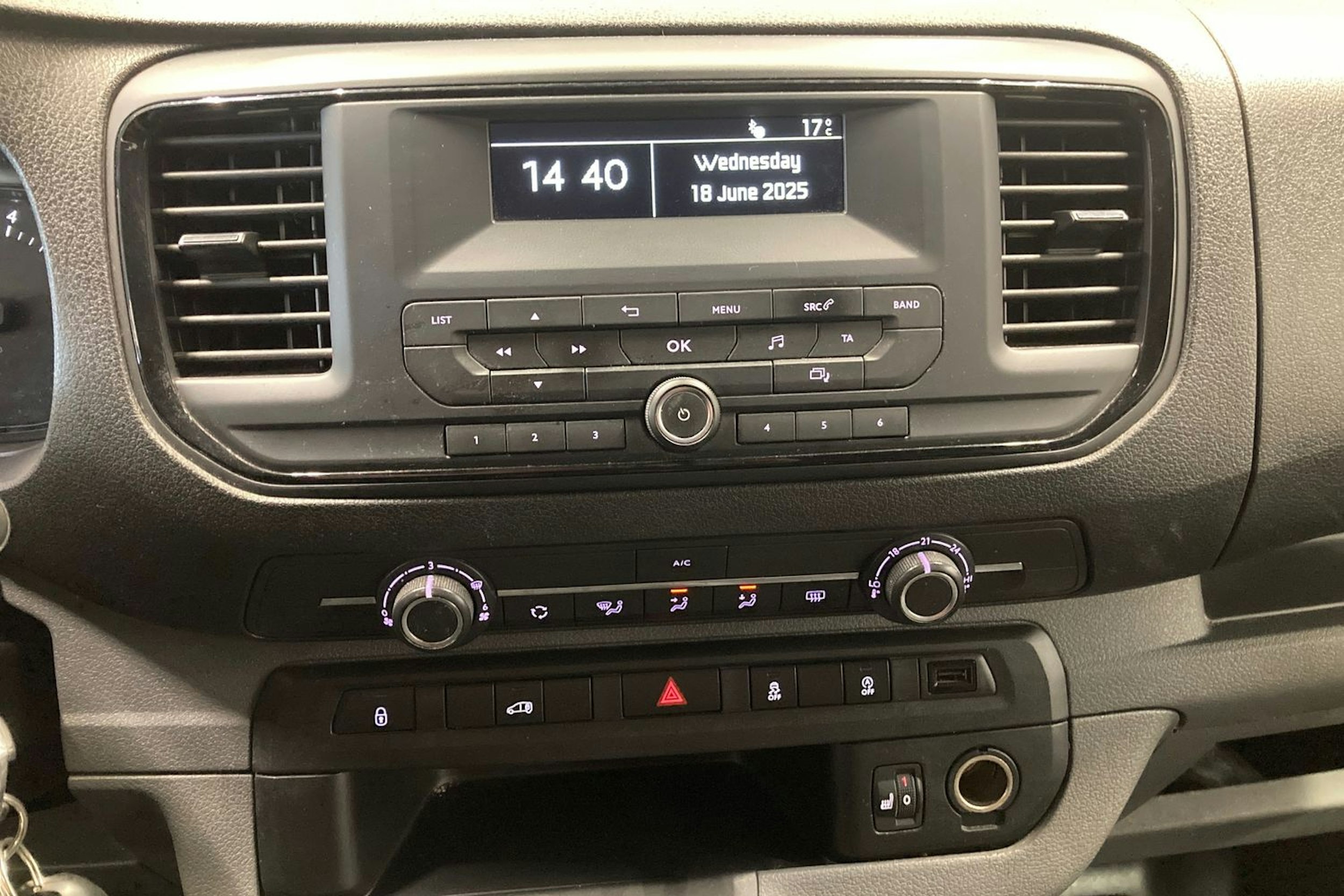 valkoinen Toyota Proace 2019 kuva 22.