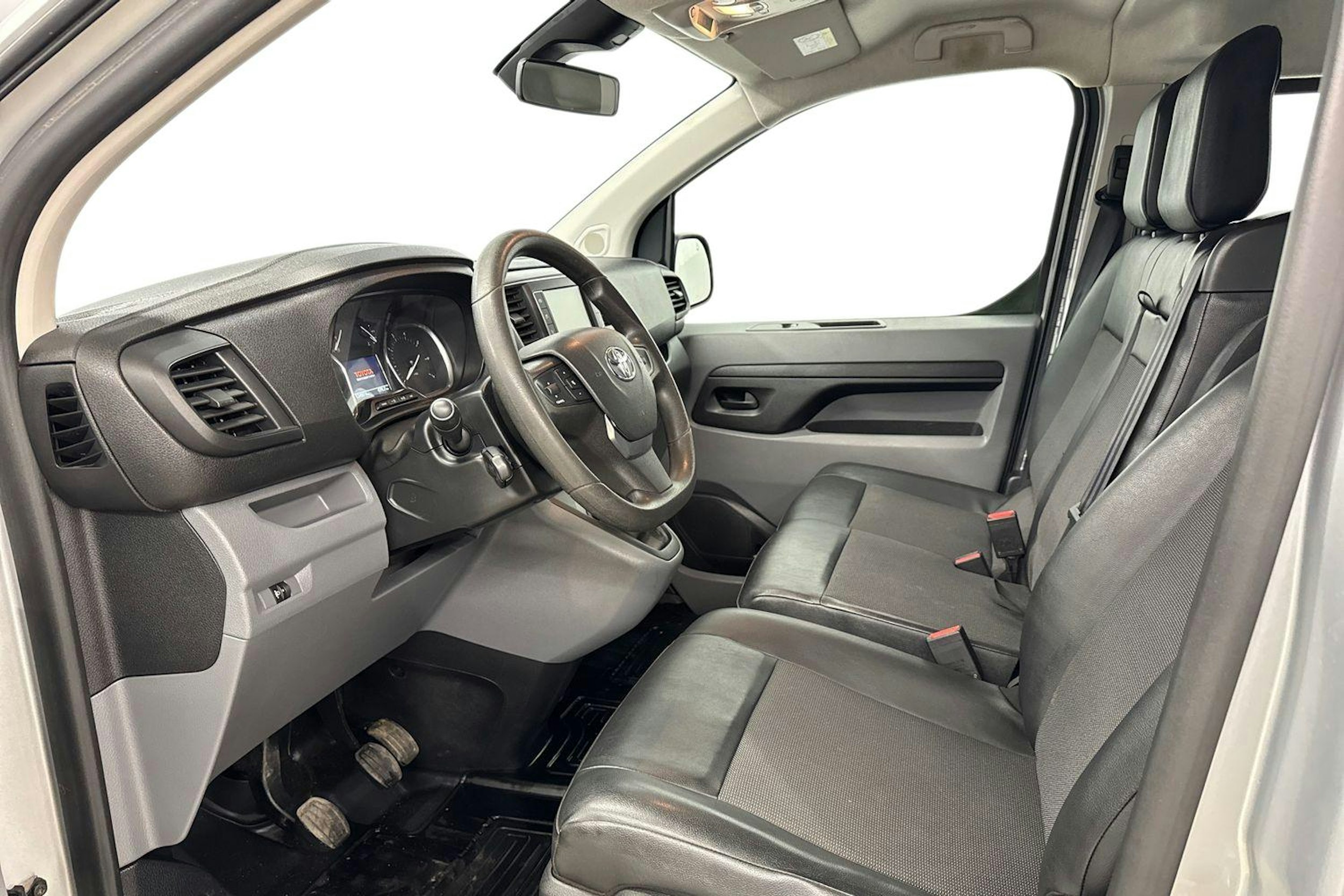 hopea Toyota Proace 2019 kuva 9.