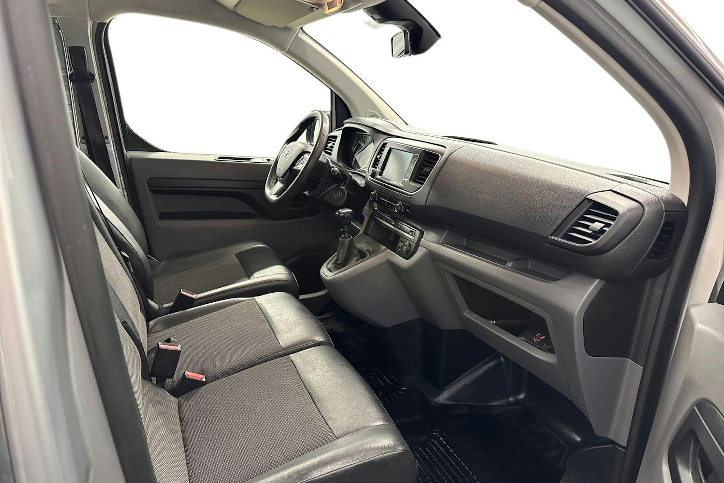 hopea Toyota Proace 2019 kuva 11.