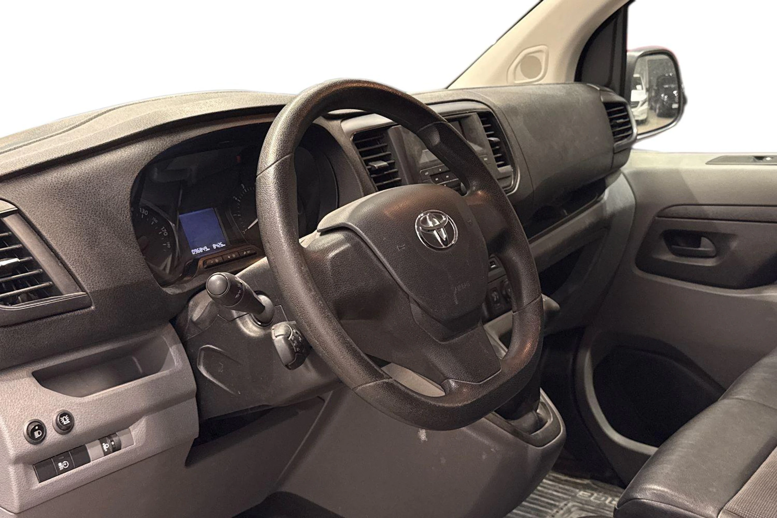 valkoinen Toyota Proace 2019 kuva 3.