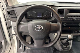 valkoinen Toyota Proace 2019 kuva 9.