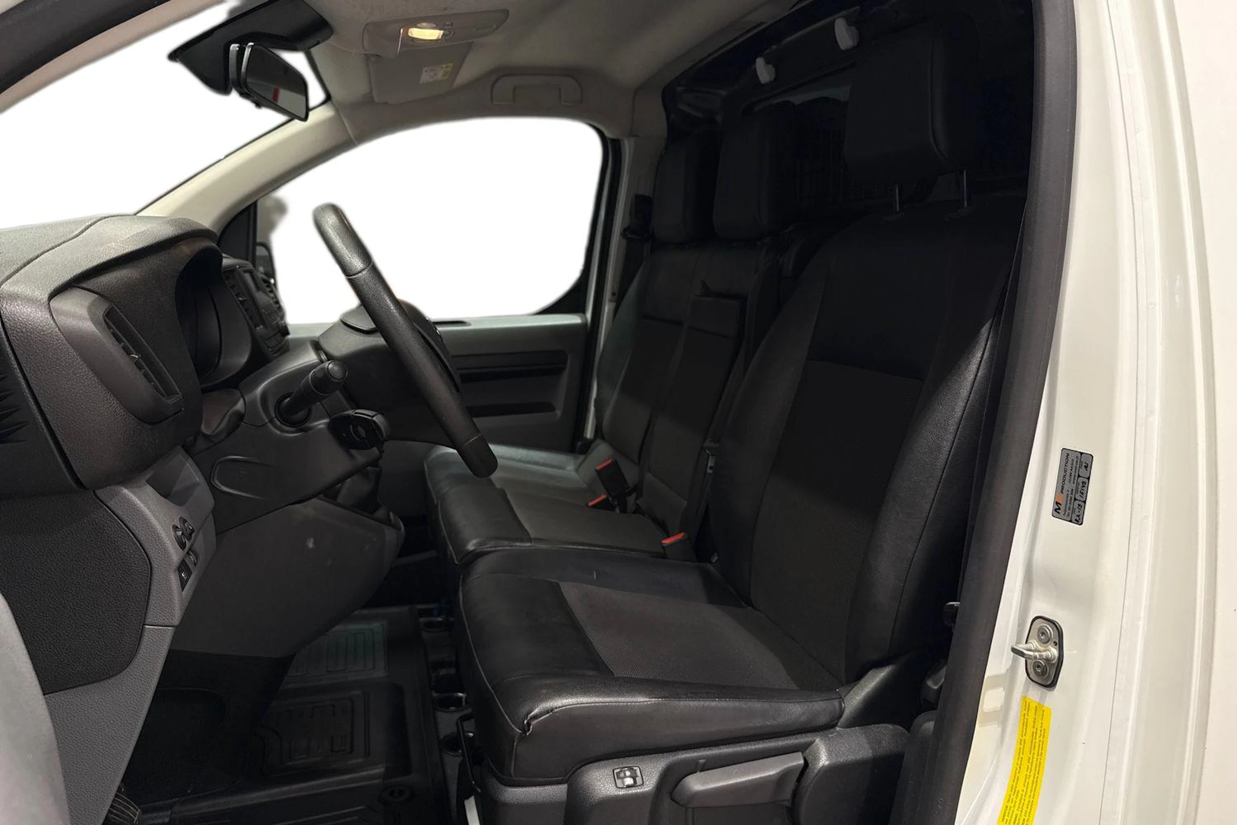 valkoinen Toyota Proace 2019 kuva 11.