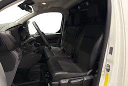 valkoinen Toyota Proace 2019 kuva 11.