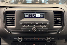 valkoinen Toyota Proace 2019 kuva 20.
