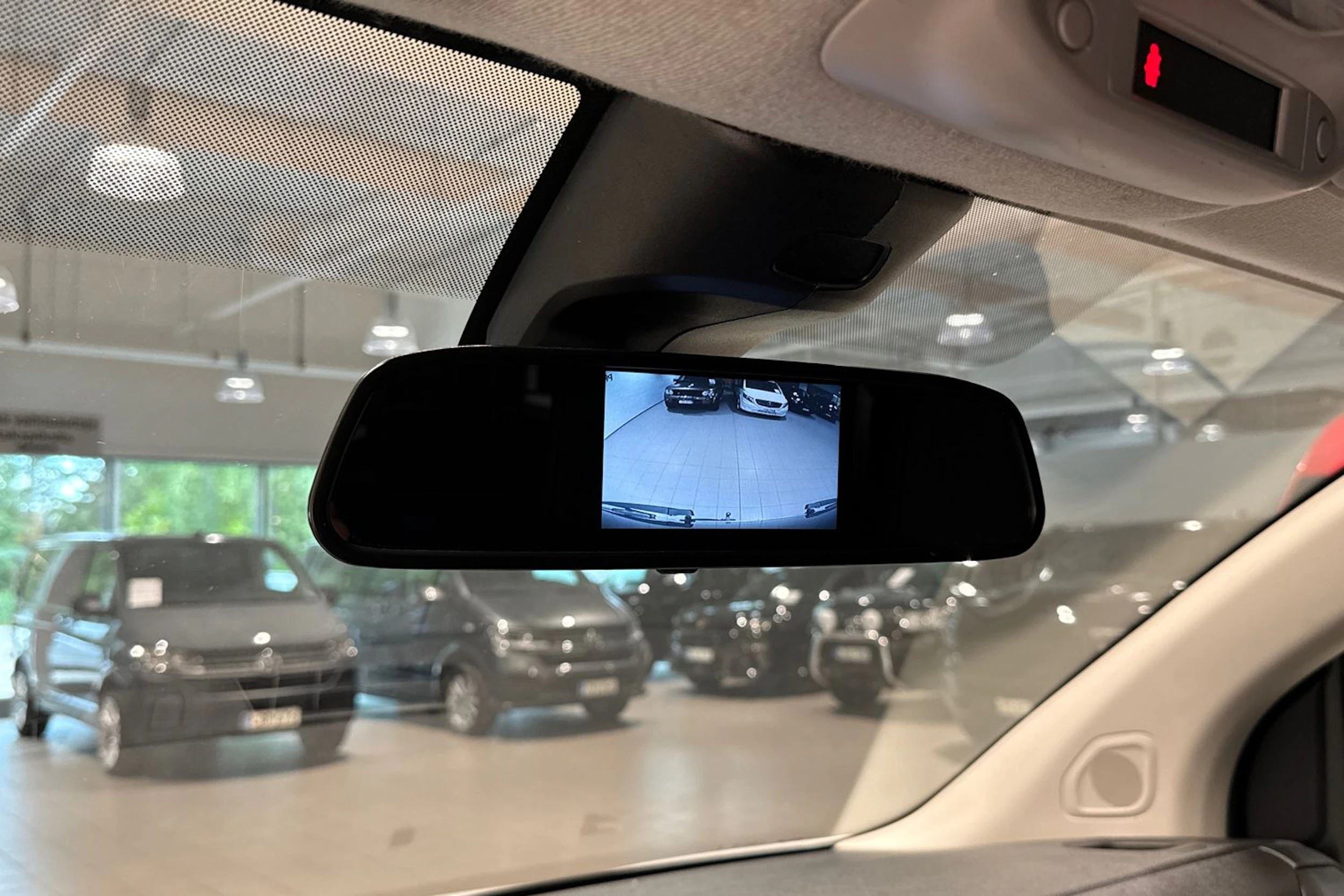 valkoinen Toyota Proace 2019 kuva 21.