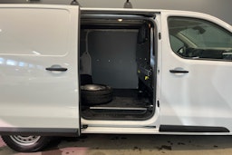 valkoinen Toyota Proace 2019 kuva 12.