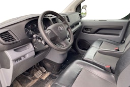 valkoinen Toyota Proace 2020 kuva 3.