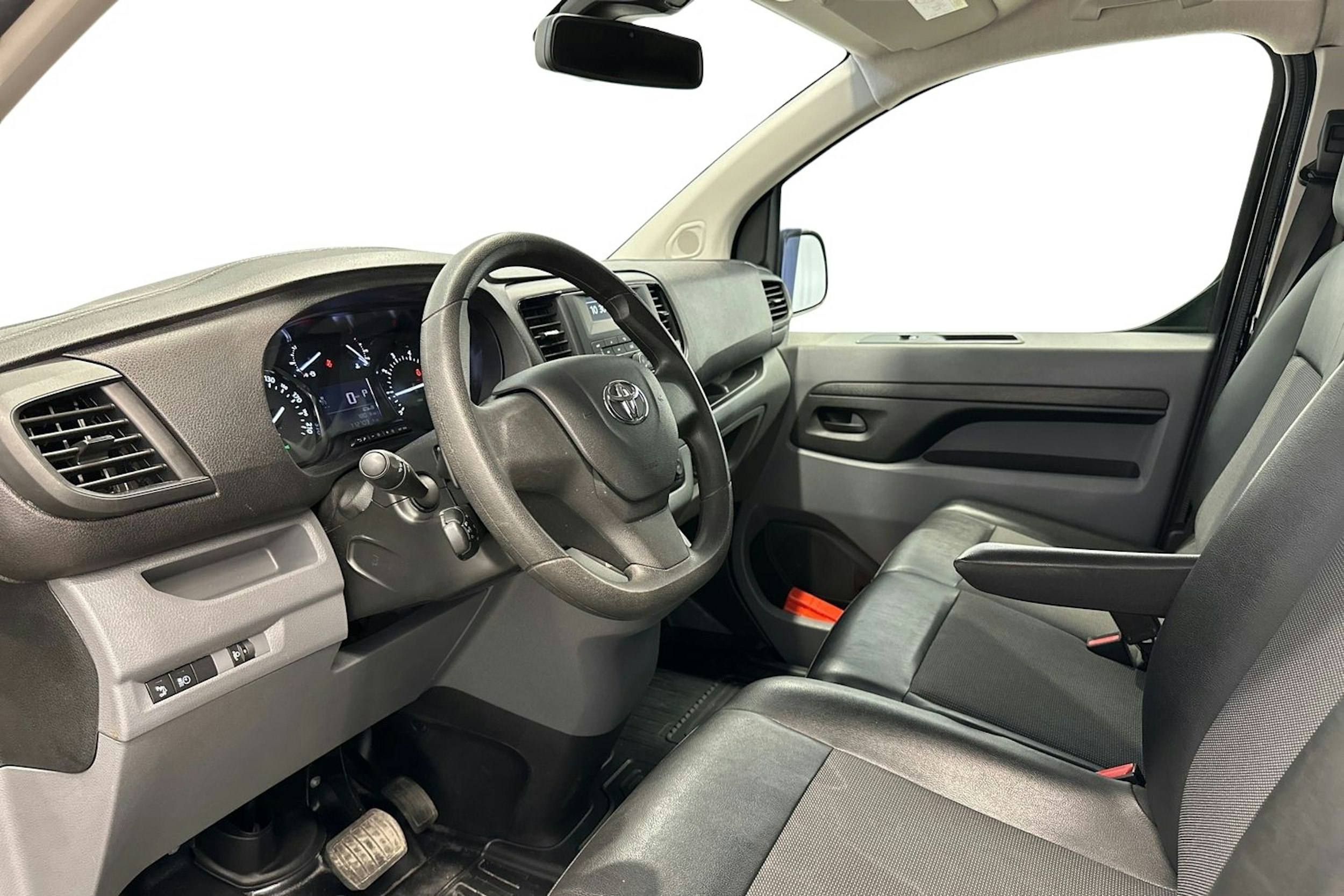 musta Toyota Proace 2020 kuva 6.