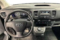 musta Toyota Proace 2020 kuva 7.