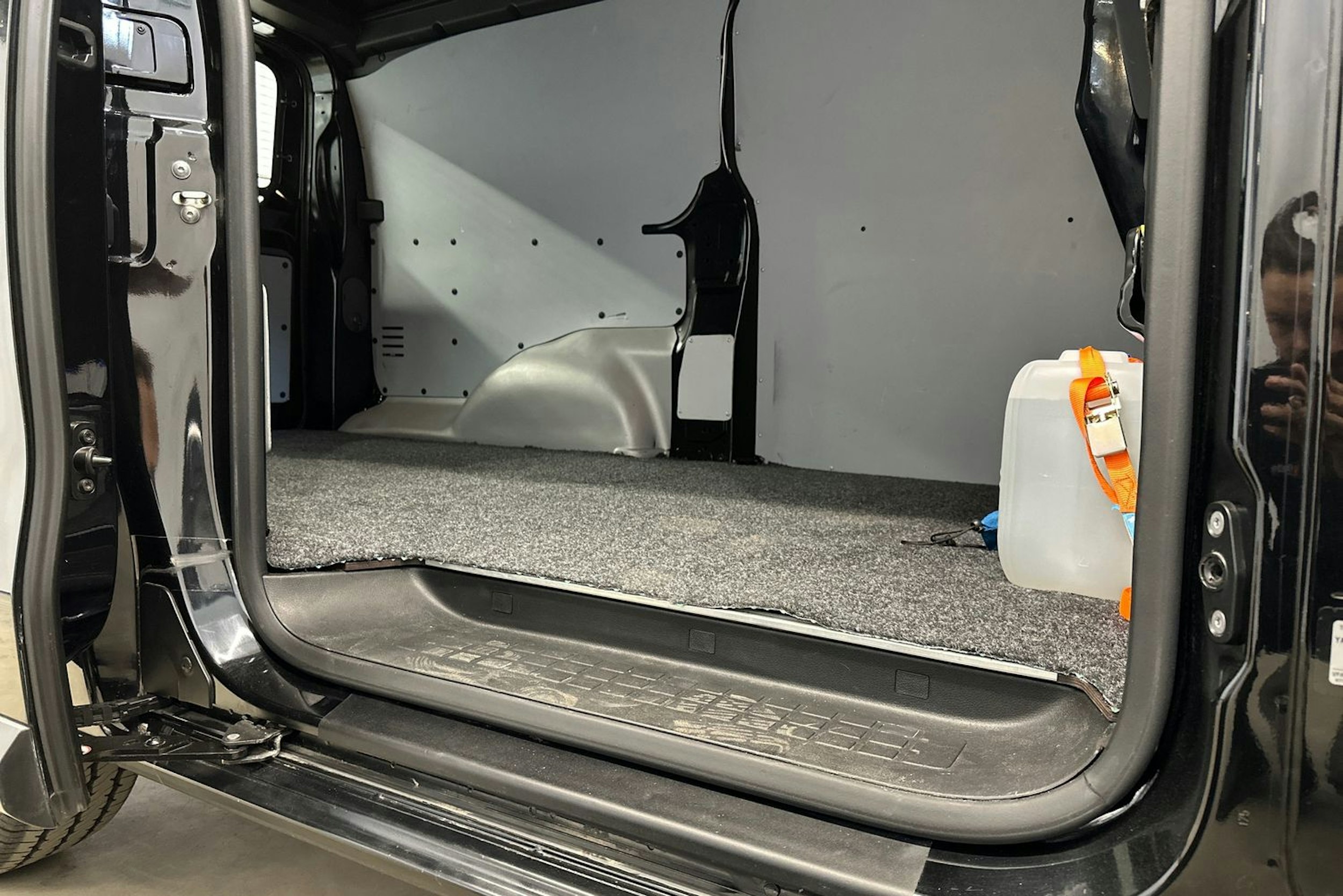 musta Toyota Proace 2020 kuva 19.
