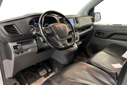 Valkoinen Toyota Proace 2020 kuva 3.
