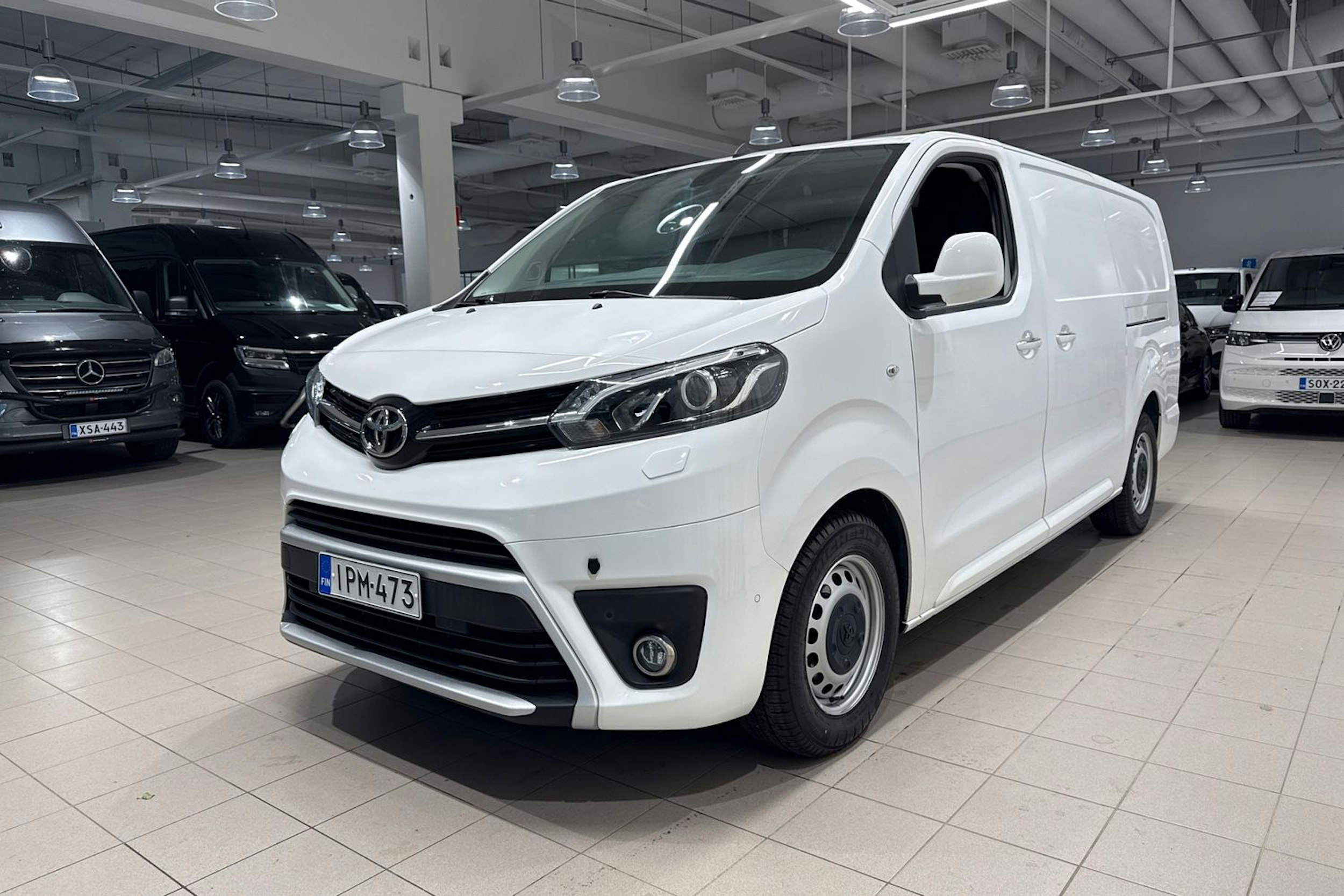 Valkoinen Toyota Proace 2020 kuva 13.