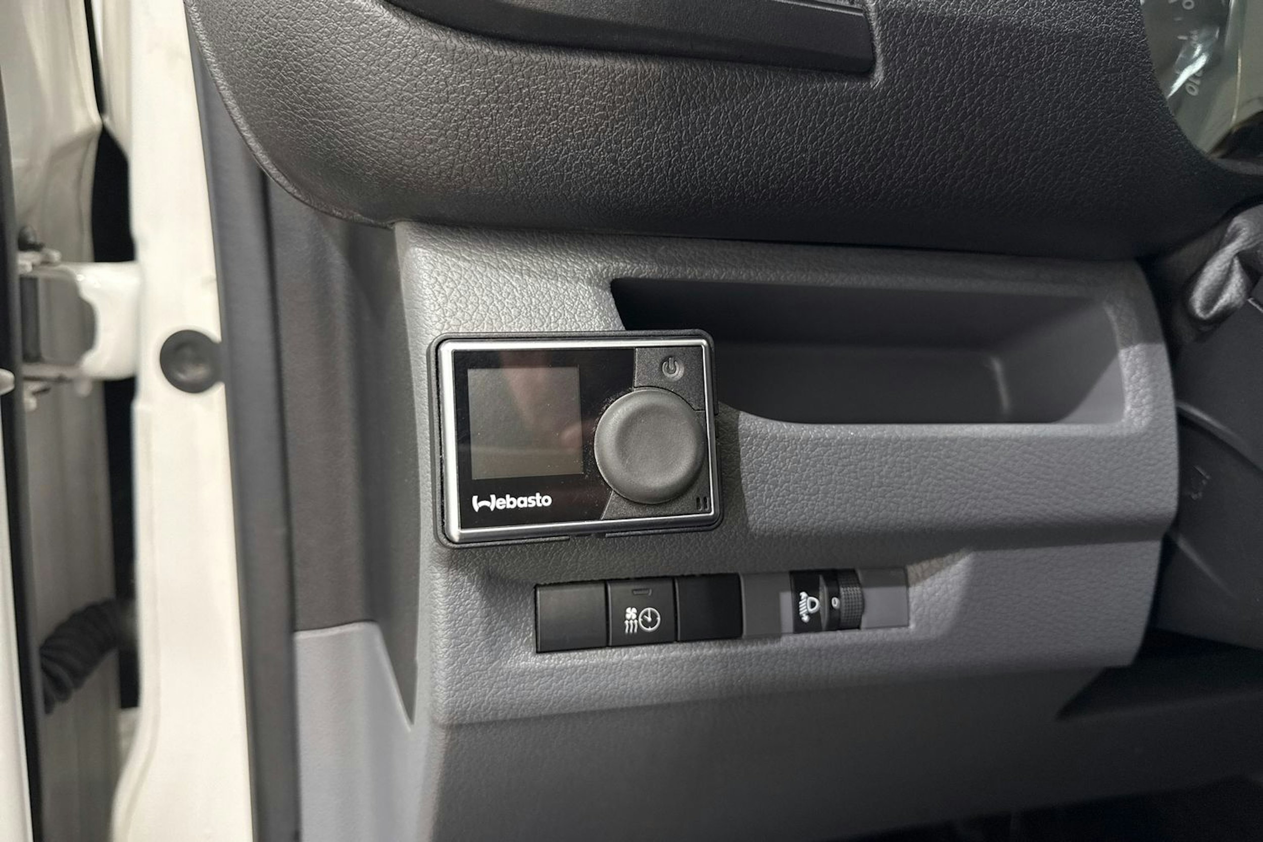 Valkoinen Toyota Proace 2020 kuva 21.