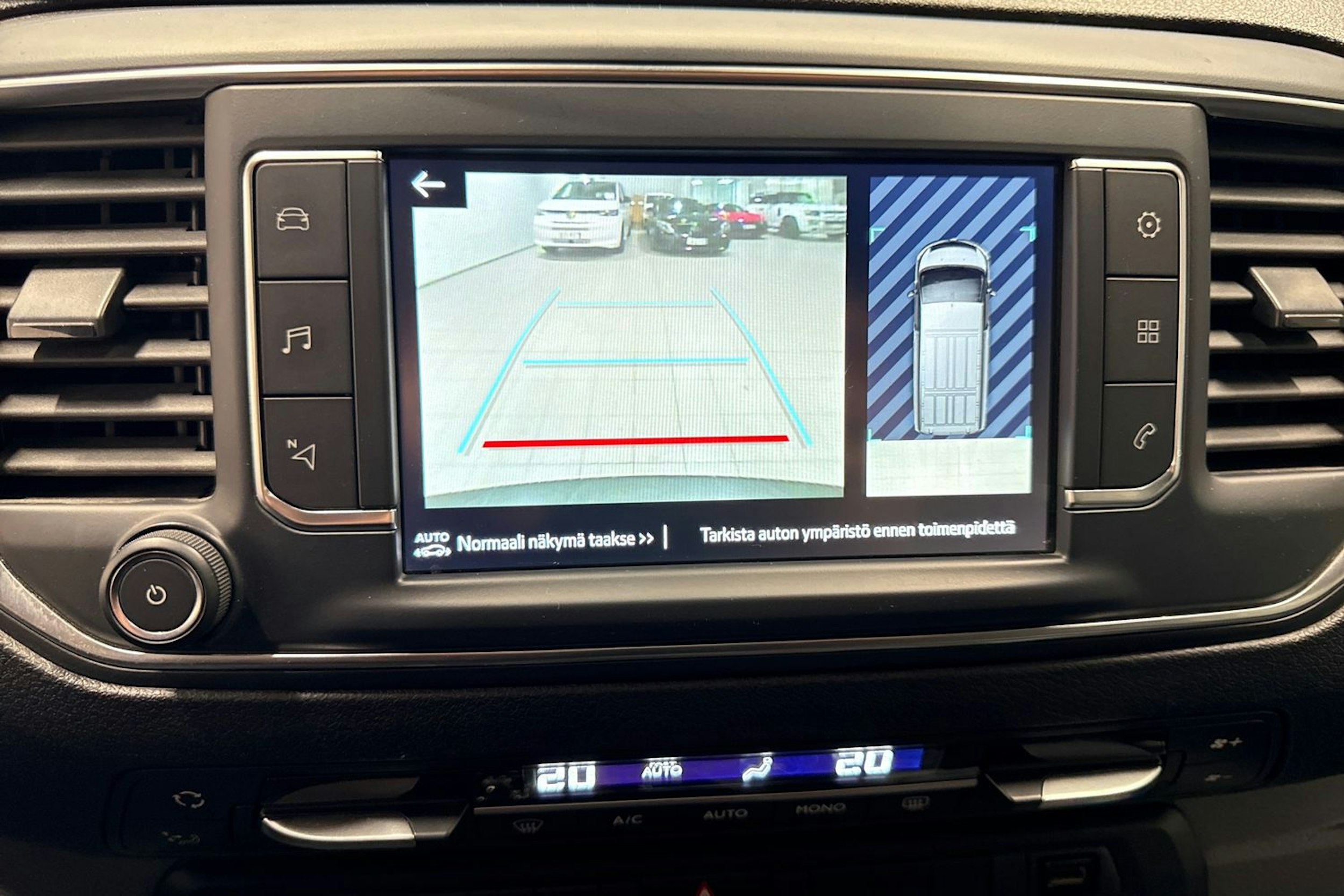 Valkoinen Toyota Proace 2020 kuva 23.