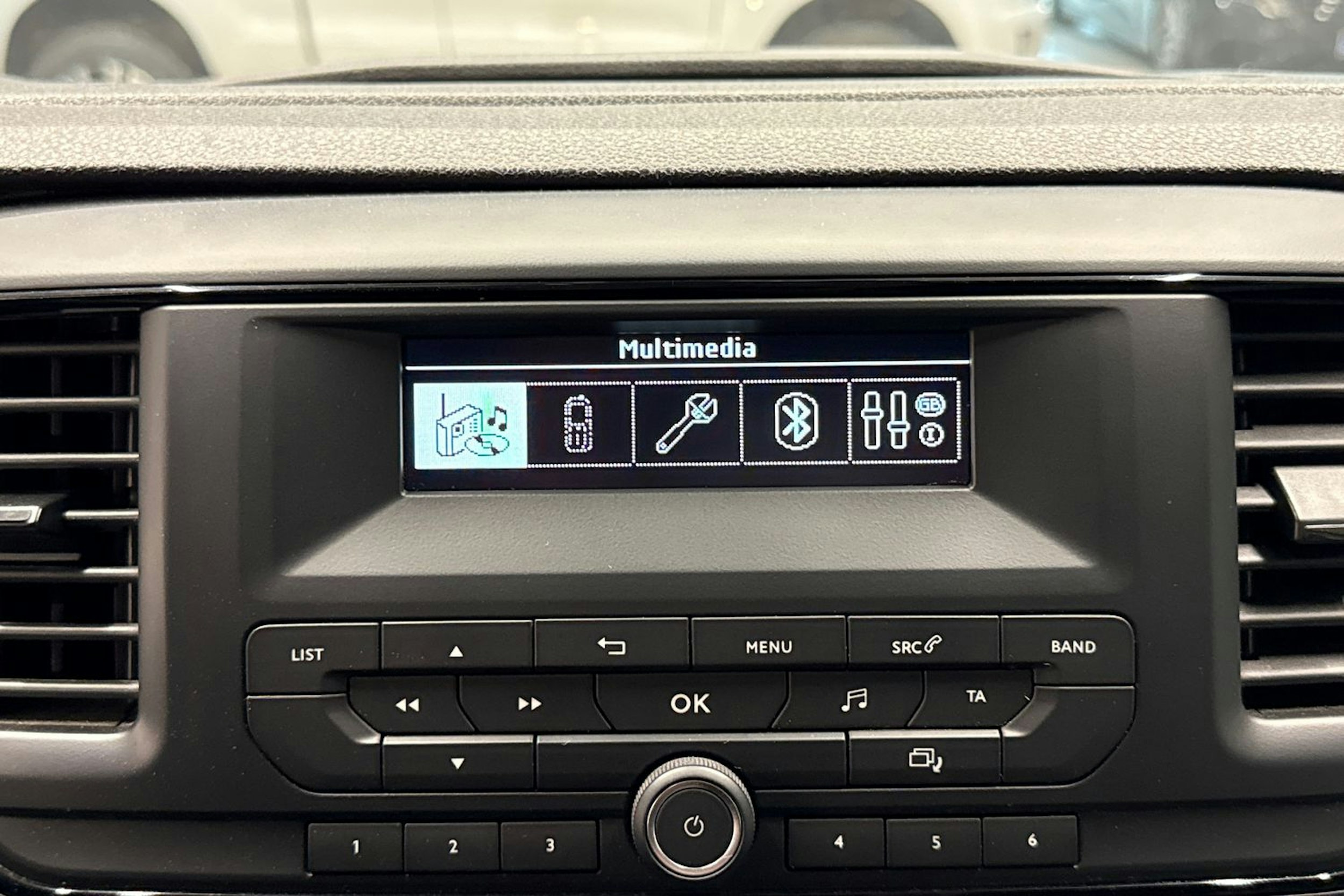 Valkoinen Toyota Proace 2020 kuva 17.
