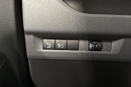 Valkoinen Toyota Proace 2020 kuva 18.