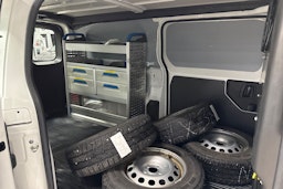 Valkoinen Toyota Proace 2020 kuva 13.