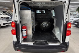 Valkoinen Toyota Proace 2020 kuva 14.