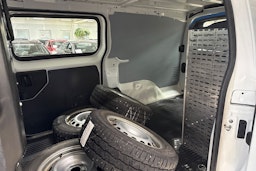 Valkoinen Toyota Proace 2020 kuva 16.