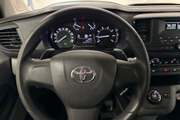 Valkoinen Toyota Proace 2020 kuva 20.