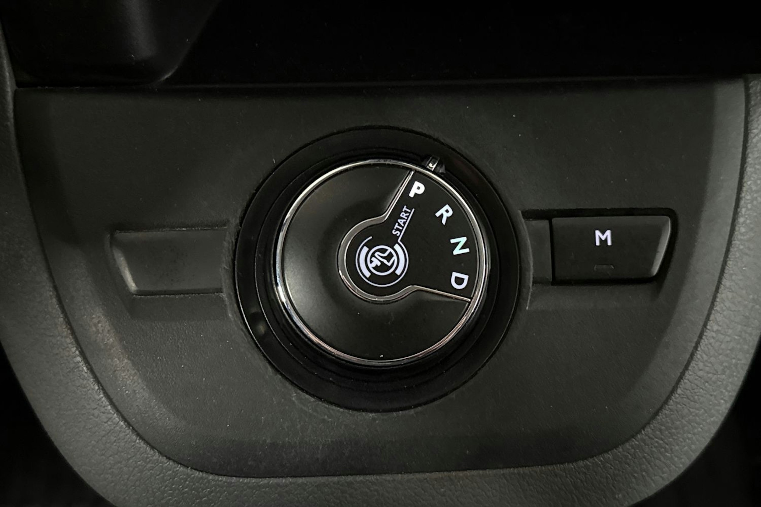 Valkoinen Toyota Proace 2020 kuva 22.