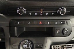 Valkoinen Toyota Proace 2020 kuva 23.