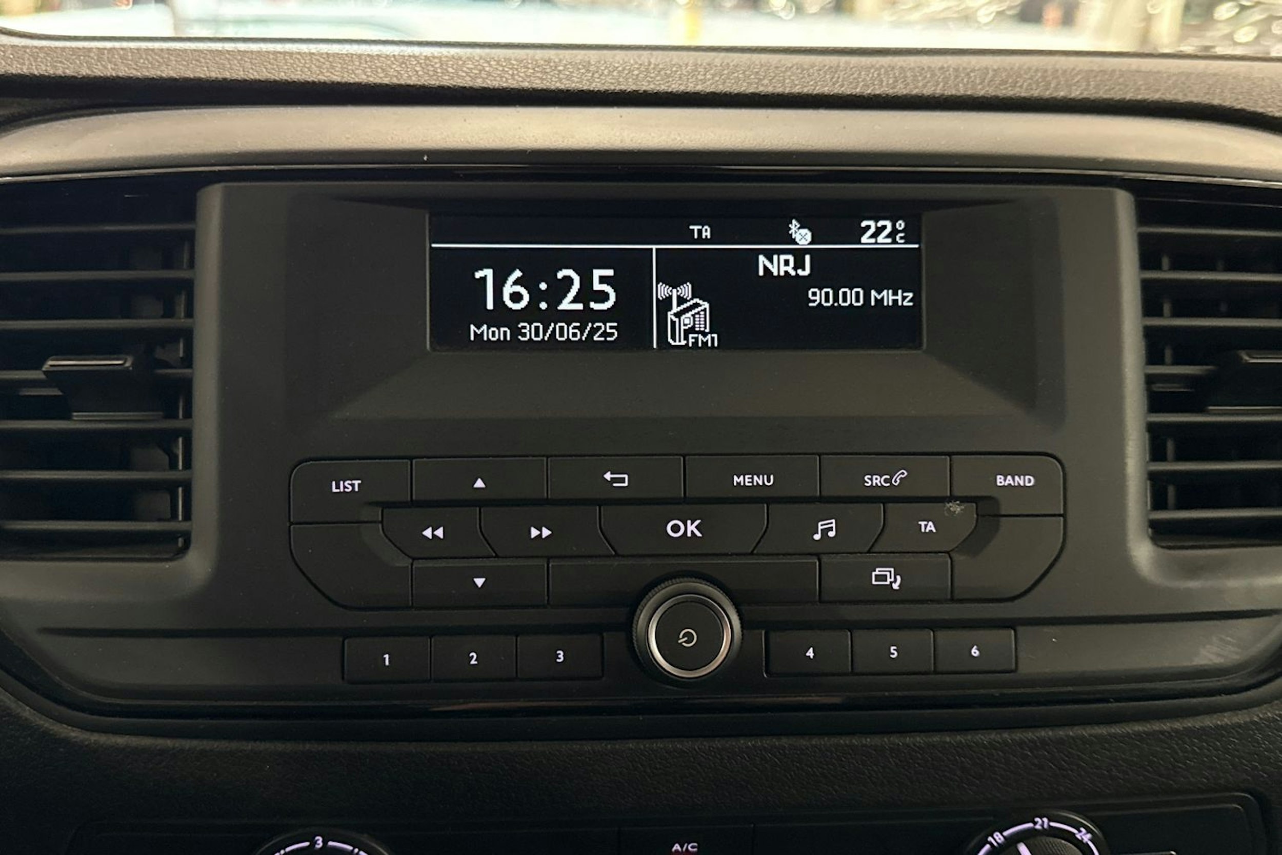 Valkoinen Toyota Proace 2020 kuva 24.