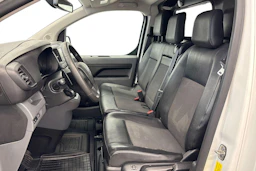 valkoinen Toyota Proace 2020 kuva 8.