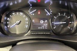 valkoinen Toyota Proace 2020 kuva 11.