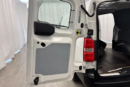 valkoinen Toyota Proace 2020 kuva 19.