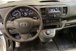 valkoinen Toyota Proace 2020 kuva 9.