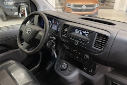 valkoinen Toyota Proace 2020 kuva 13.