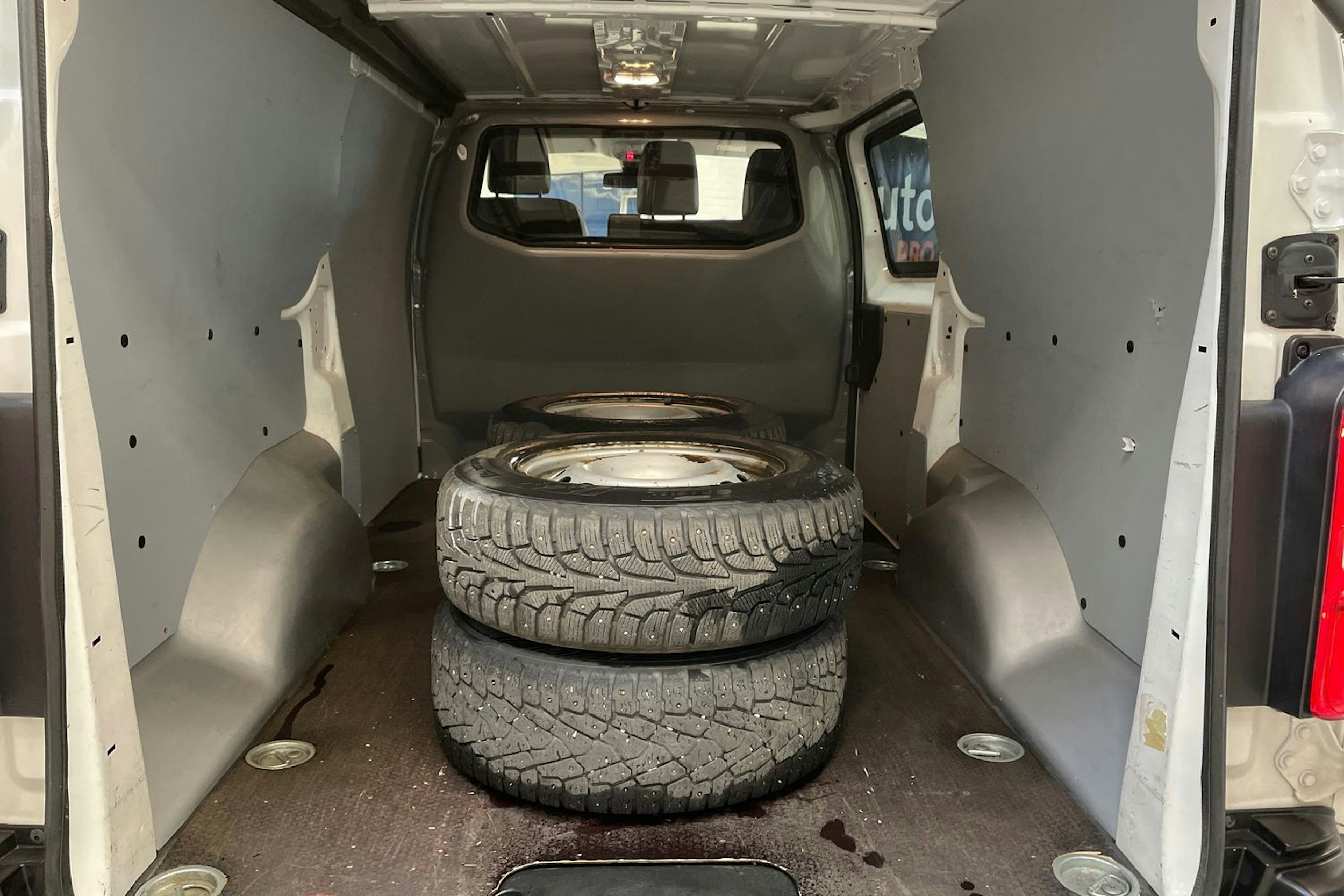 valkoinen Toyota Proace 2020 kuva 17.