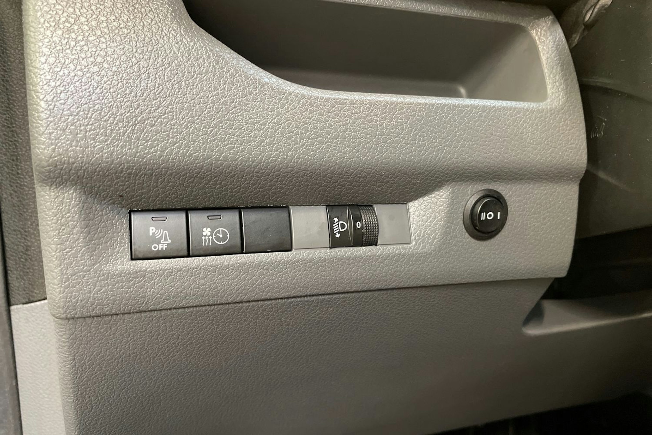 valkoinen Toyota Proace 2020 kuva 20.