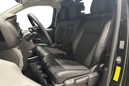 musta Toyota Proace 2020 kuva 10.