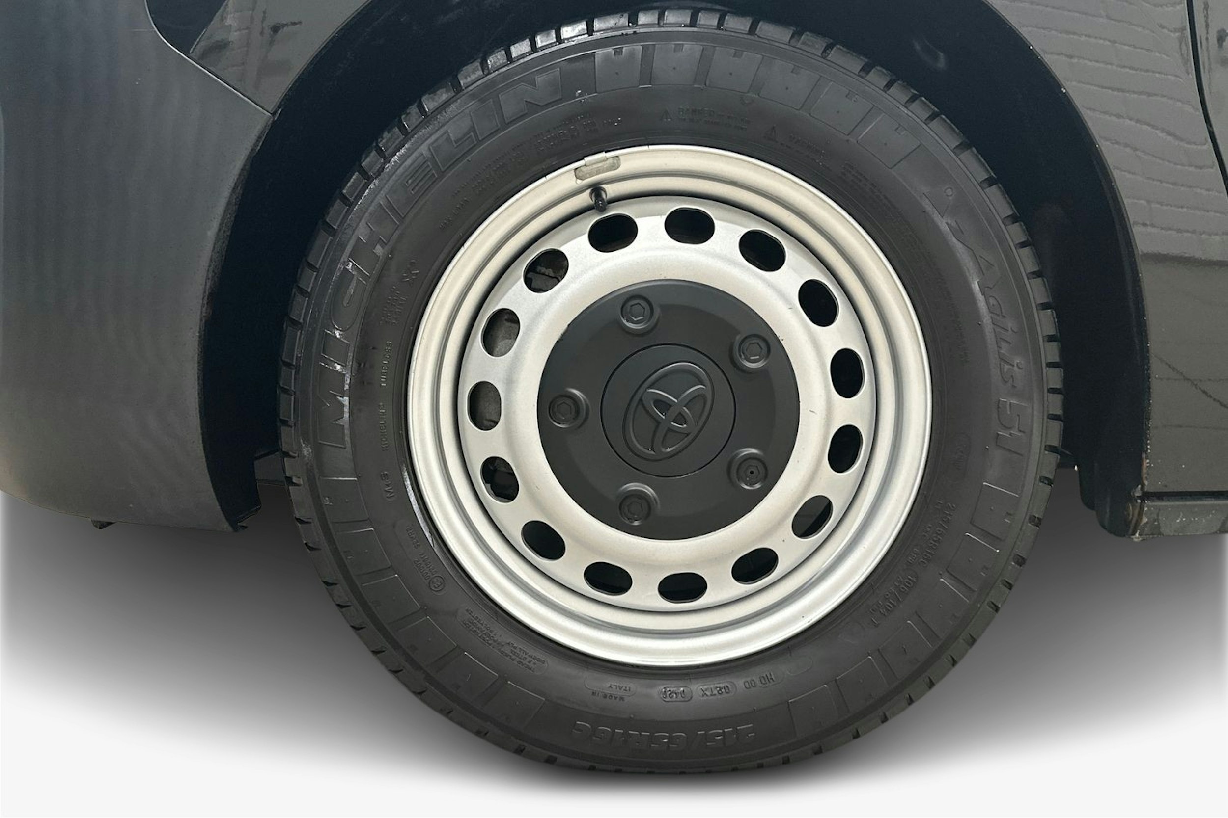 musta Toyota Proace 2020 kuva 11.